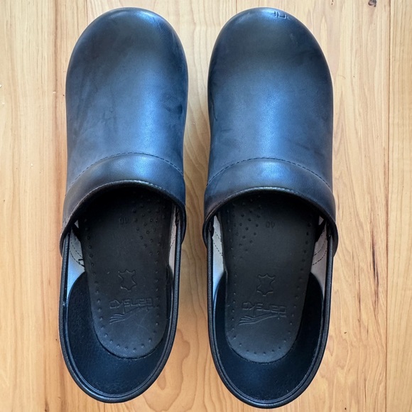 Black Dansko women’s clog size 9.5, EU size 40 - Picture 2 of 5